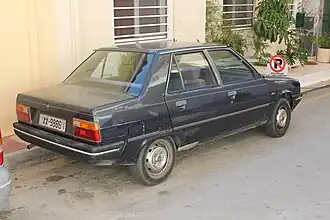 Четырёхдверный седан Renault 9