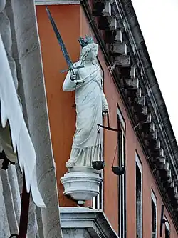 Статуя Правосудия