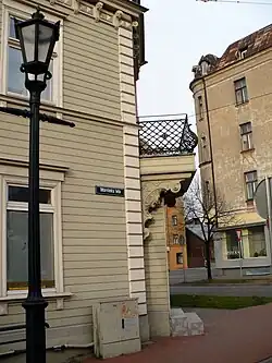 Угол ул.&nbsp;Лиенес