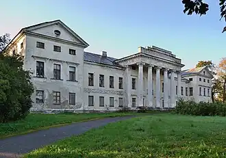 Главное здание мызы Рийзипере в 2011 году