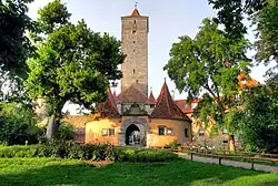 Бургтор — ворота, которые соединяли город с замком правителей