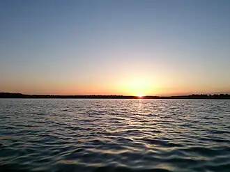 Восход на озере Рушонс весной 2015 года