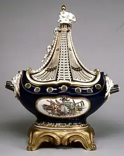 Ваза-попурри (ароматница) в форме корабля ("Мачтовое судно"). Фарфор. Севр