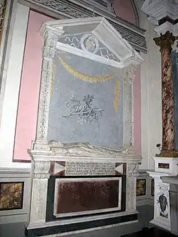 Б. Росселлино. Монумент Джованни Челлини