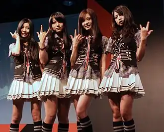 Слева направо: Томоми, Мами, Рина и Харуна (2010)