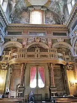 Контрфасад