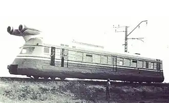 Общий вид СВЛ. Сверху — вид спереди и на левый борт (на испытаниях), снизу — вид сзади и на правый борт (модель ТТ)