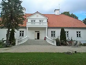 Восстановленное главное здание мызы Люкгольм (Сааре)