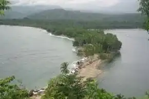 Вид с полуострова на бухту Байерн и побережье