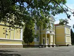 Здание школы Константина Фотинова