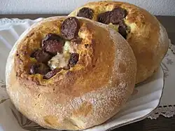 Хлеб с суджуком в Косово