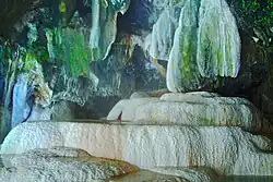 Пещера под мостом Сатани камурдж