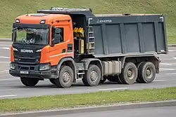 Самосвал Scania G500 второго поколения с колёсной формулой 8х4.