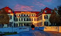 Главный фасад