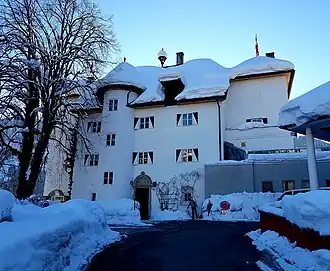 Вид замка зимой