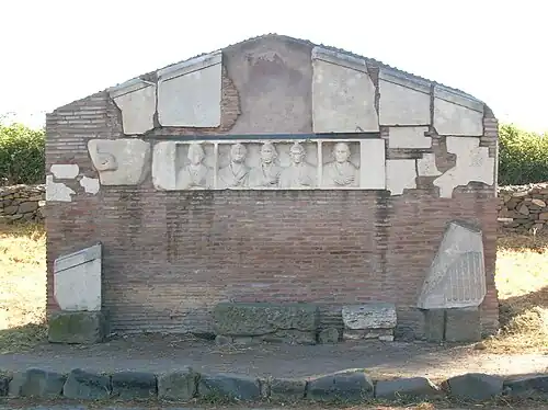 Гробница Илария Фуска