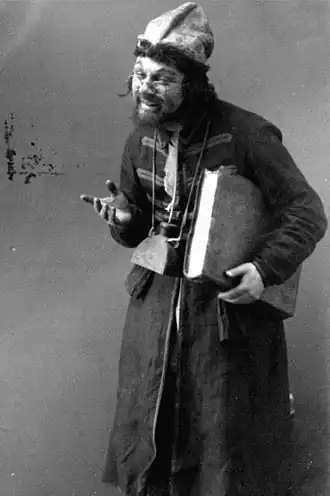 В роли подьячего в опере «Хованщина» М. Мусоргского. Фотография К. Фишера.