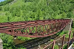 Вид на мост в устье реки летом 2009 года