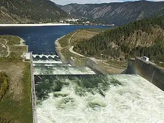 Береговой водосброс