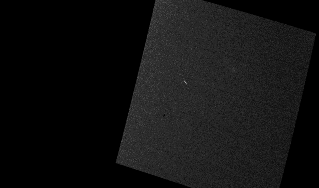 Анимация из серии кадров, снятых марсоходом Кьюриосити при помощи камеры Mastcam 19 октября 2014 года в момент прохождения кометы вблизи Марса. 10&nbsp;кадров с экспозицией 25&nbsp;секунд каждый