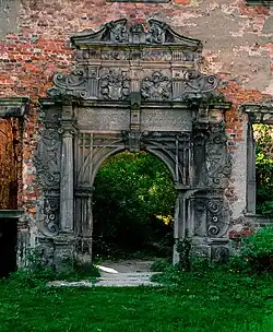 Портал в северном крыле замка