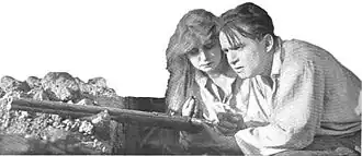 С Дугласом Фэрбенксом в фильме «Ягнёнок» (1915)