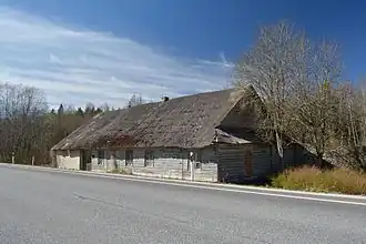 Старинная корчма в деревне Раэла