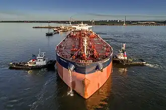 Швартовка танкера