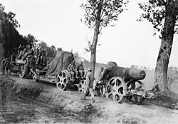 Австро-Даймлер М12 буксирует М11, на двух прицепах, 1916 год.