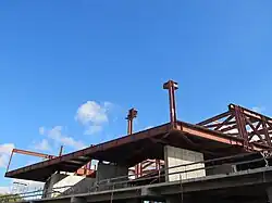 Начало строительства надземного перехода. Октябрь 2017