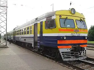 ЭР2Т-7115 в окраске PV. Вид на вагон ЭР2Т-711509