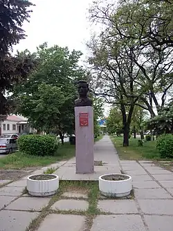 Памятник В. С. Смирнову