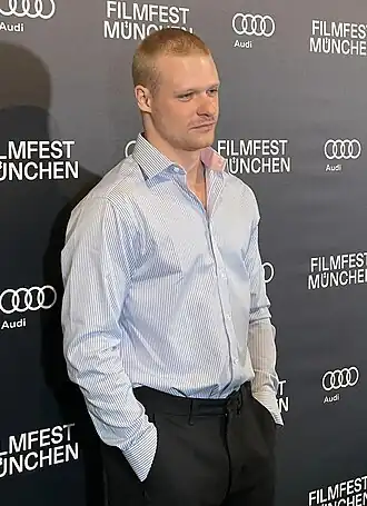 Актёр Солли Маклауд представляет фильм «Мертвецам не больно» (2024)