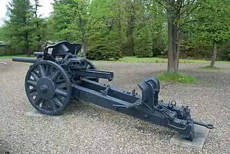 105-мм немецкая гаубица leFH18 в польском музее, Дукля