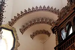 Резные деревянные украшения арок-тромпов в церкви Покрова в Филях, Москва, 1690—1693&nbsp;годы