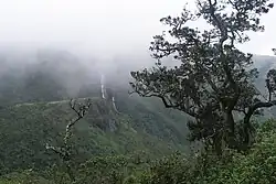 Водопады рядом с пиком