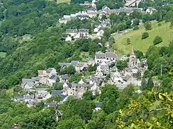 Сент-Авантен (на переднем плане)