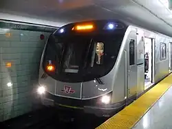 Состав TR на станции St. George