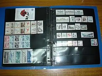 Кляссер с заменяемыми страницами, скреплёнными разъёмными кольцами