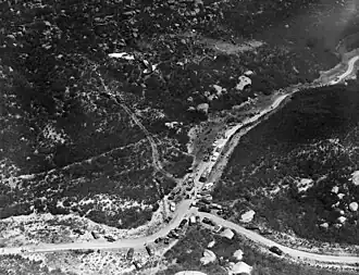 Вид на место катастрофы (вверху в центре)