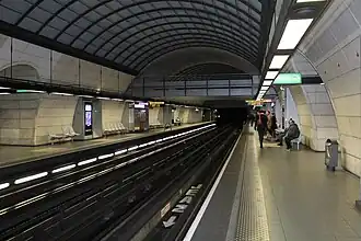 Станция «Вьё Лион — Катедраль Сен-Жан»