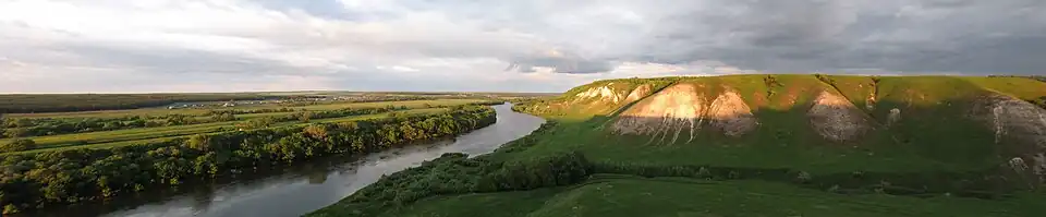 Дон. Меловые горы. Вид на северный склон 1-го городища.