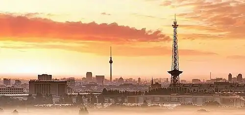 Берлинская телебашня и Берлинская радиобашня