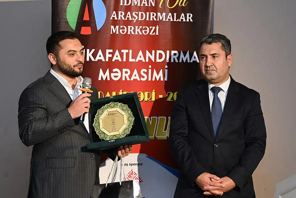 С церемонии награждения Центра спортивных исследований.  Награда за номинацию самой активной федерации 2022 года.