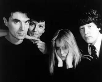 Talking Heads в 1980-х. Слева направо: Дэвид Бирн, Джерри Харрисон, Тина Уэймут, Крис Франц