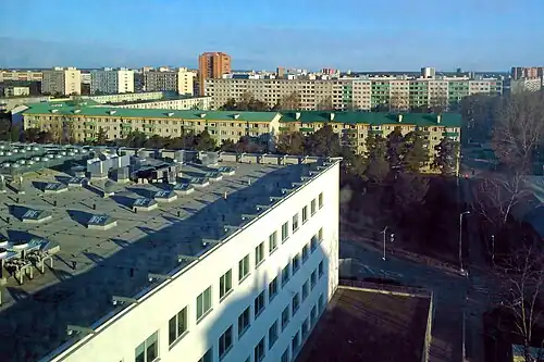 Вид на жилые дома №№ 3, 9, 13, 15 из Мустамяэской больницы (дом 19)