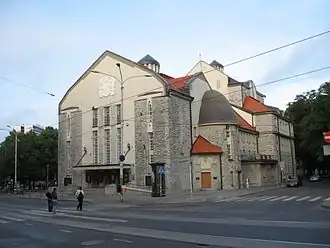 Начало улица Георга Отса (справа)