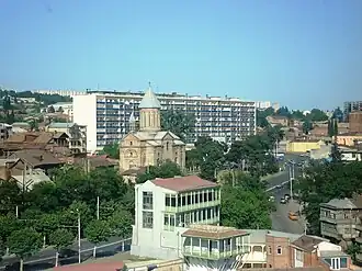 Сквер в Авлабар и вид на армянскую церковь