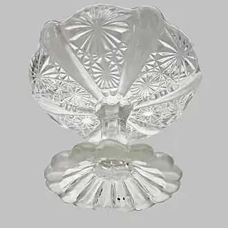 Ваза на ножке №56, прессованное стекло, гута Телеханы