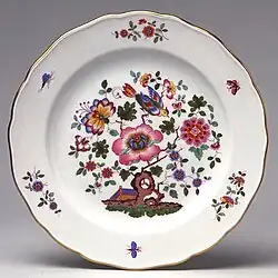 Тарелка с росписью «индианские цветы». 1740-е гг.